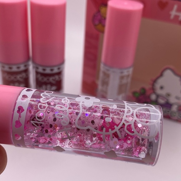 Hello Kitty Mocallure Lipstick and Gloss Set 4 - Picture 3 of 6